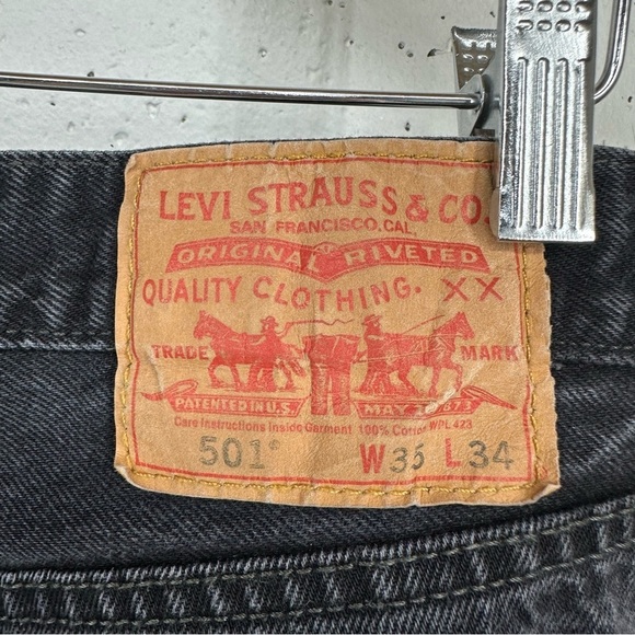 Levi’s Men’s size 35 x 33 Washed Black 501 Original Straight Fit Jeans - Picture 5 of 14